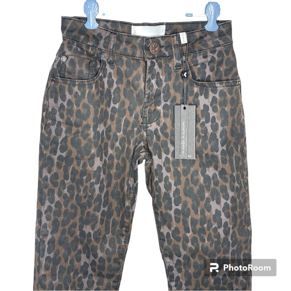 OneTeaspoon- BRONZE LEOPARD FREEBIRDS II HIGH WAIST SKINNY JEANS
Size 23 - Picture 3 of 9